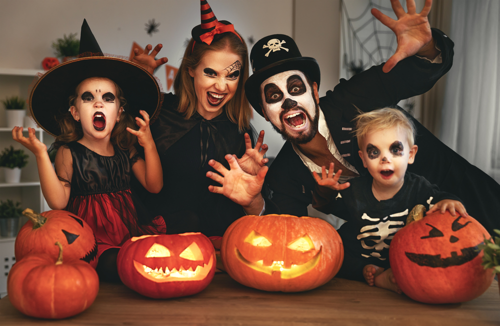 60 самых необычных и страшных костюмов на Хэллоуин в 2023 году своими руками