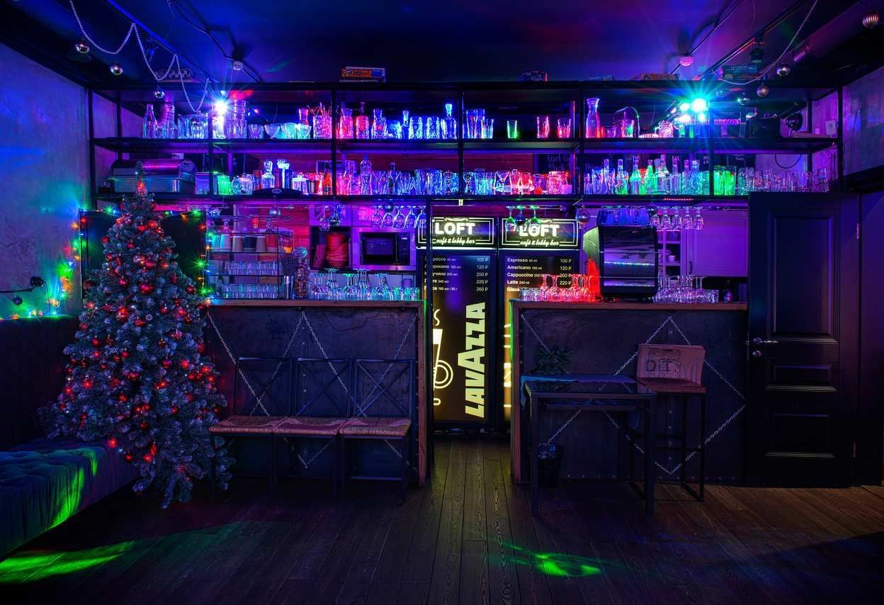 Фото лофт «The LOFT cafe & lobby bar aka Империя Разума» – смотри на сайте!